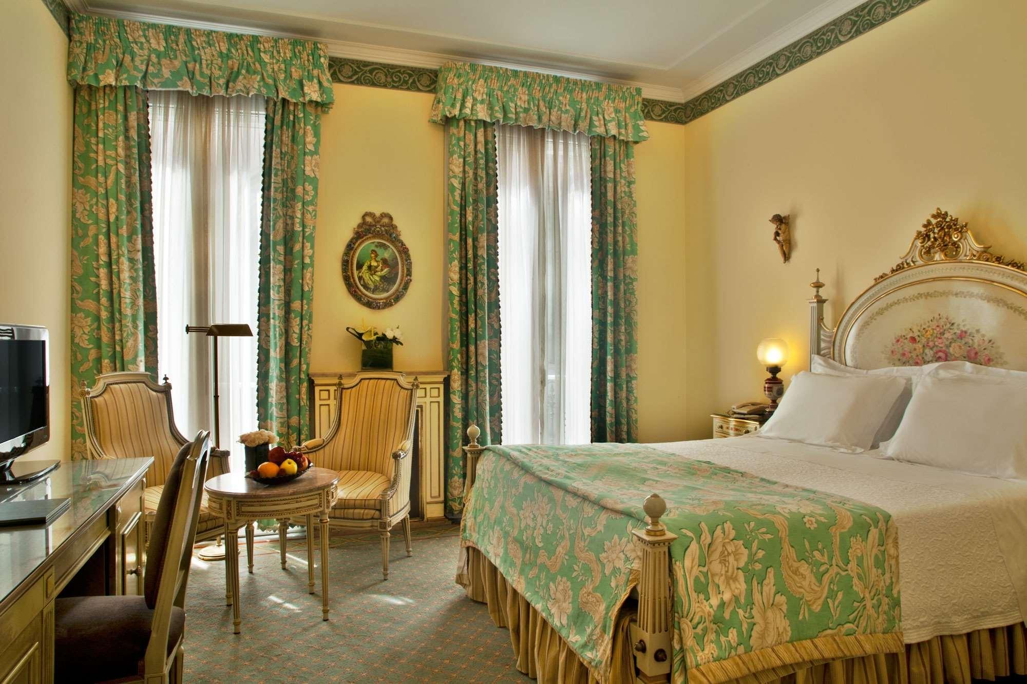 Hotel Avenida Palace Lisabona Exterior foto A room at the hotel