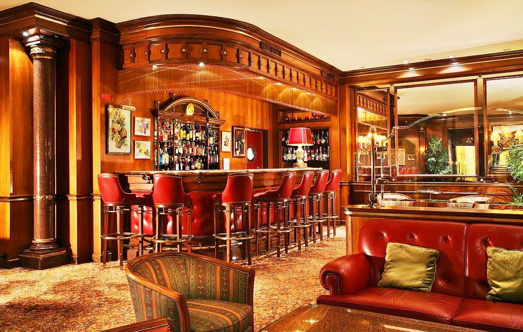 Hotel Avenida Palace Lisabona Exterior foto The bar at the St. Regis