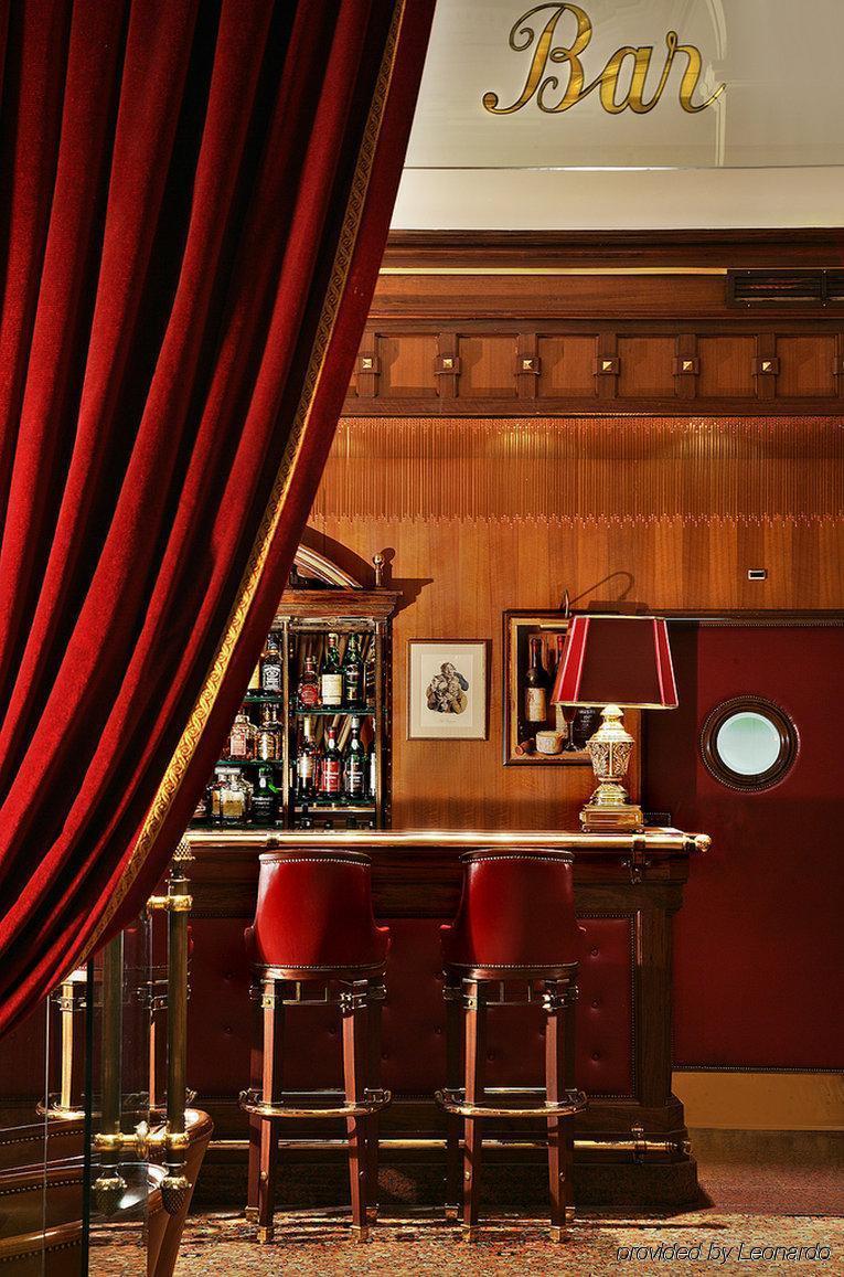 Hotel Avenida Palace Lisabona Exterior foto The bar at the Savoy