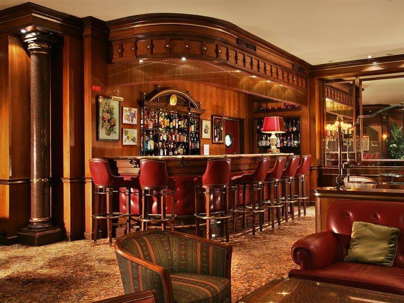 Hotel Avenida Palace Lisabona Exterior foto The bar at the St. Regis